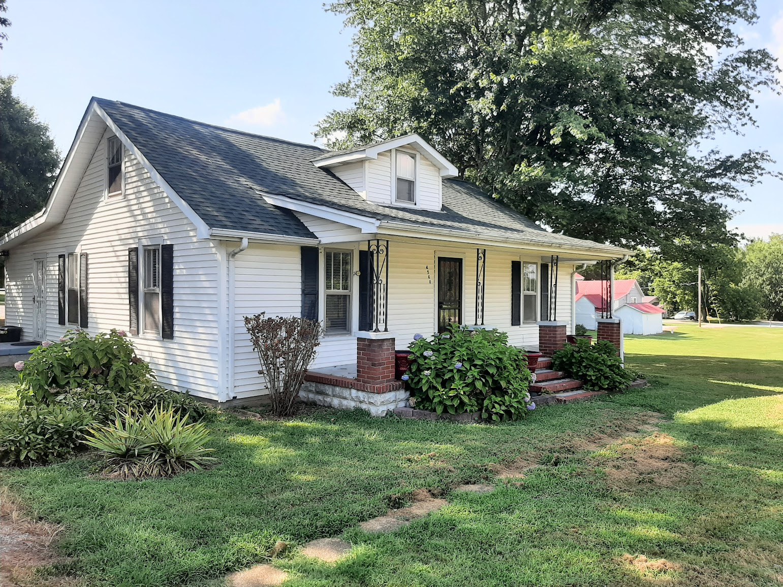 4560 East Robertson Road